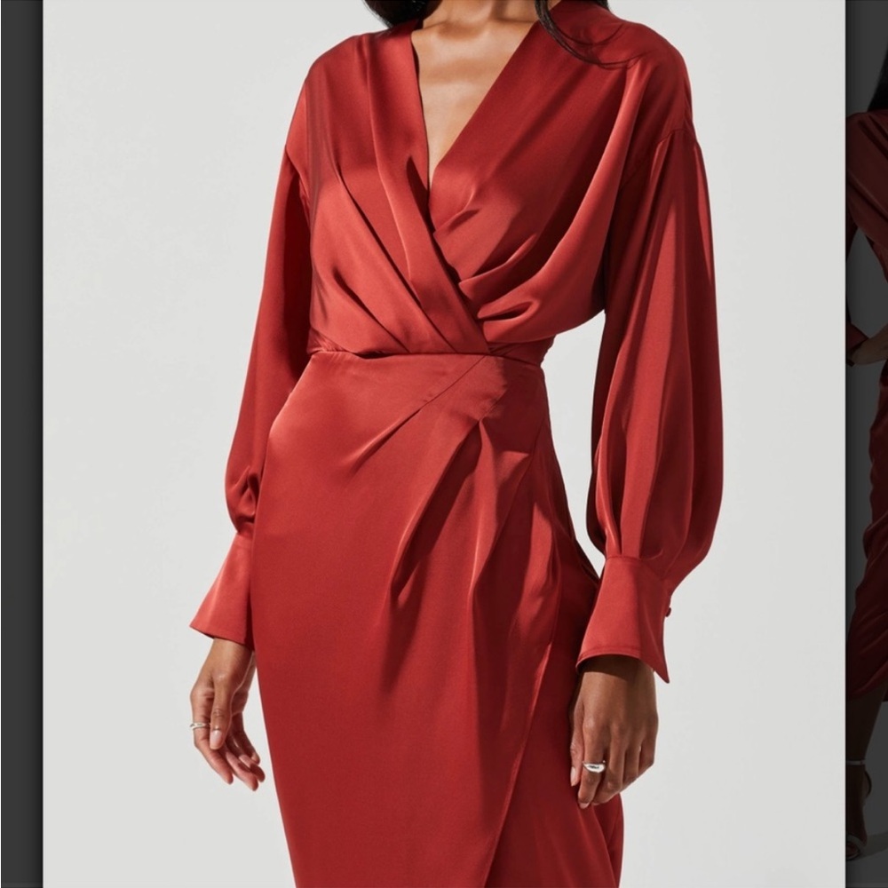 Astr Sadyra drop shoulder long sleeved wrap dress - new with tags